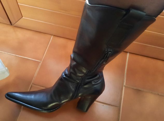 STIVALI DI PELLE NERI NUOVI - Foto 10