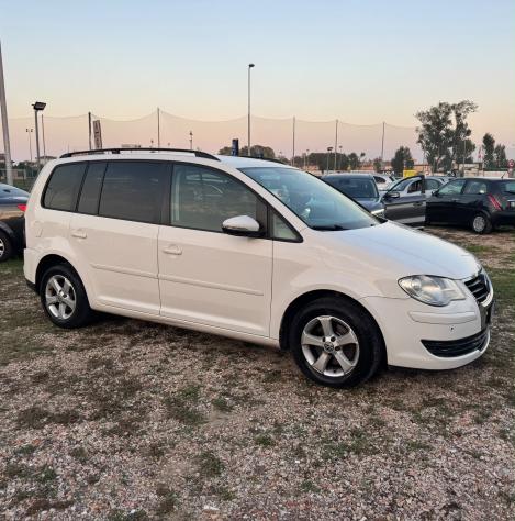 Volkswagen Touran 1.9 TDI 105CV DPF Trendline DSG - Foto 4