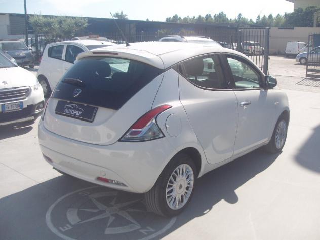 Lancia Ypsilon 1.2 69 CV 5 porte - 2017 - Foto 5