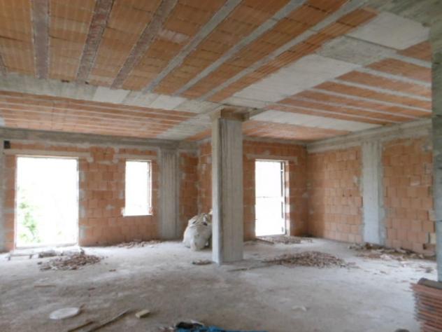 1831/FONTEGRECA Terracielo al grezzo su quattro livelli per un totale di mq 700 in via Restaurazione a Fontegreca - Foto 10