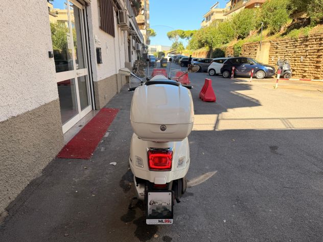 Piaggio Vespa GTS 310 Supertech - Foto 11