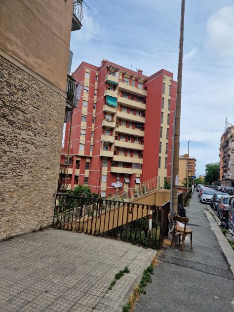 Affitto due camere doppie come singole in Via Burlando