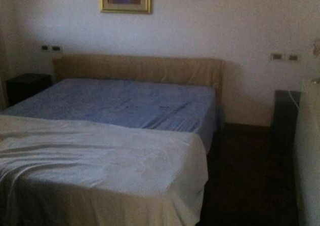 SELVA NERA TRILOCALE CON POSTO AUTO
