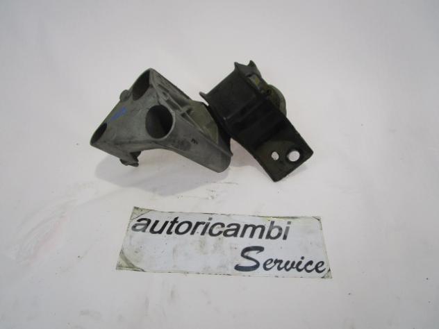 8200477151 SUPPORTO MOTORE LATO DESTRO RENAULT CLIO 1.5 D 63KW 5M 5P (2010) RICAMBIO USATO 8200140431