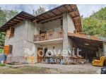 Rustico / Casale di 182 m² con più di 5 locali in vendita a Luzzana