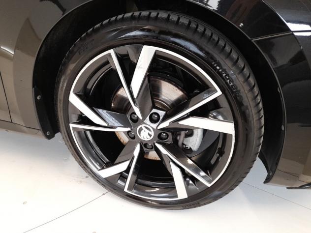 Škoda Octavia 2.0 TDI EVO 110KW SPORTLINE DSG 4WD - Foto 7