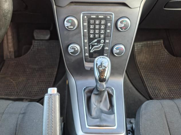 Volvo V40 D4 Momentum CV-120 Automatica E6 NEO 2016 - Foto 10