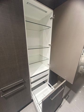 Cucina nuova e moderna completa con isola, elettrodomestici incasso e penisola - Foto 6