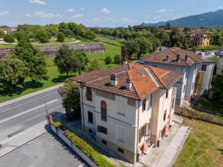 Villa in affitto a Sant'Anna - Lucca 375 mq Rif: 1413506