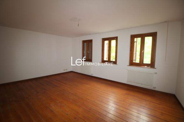 RUSTICO di 5 vani e di 250 mq (TARZO) rif. AD01_2 - Foto 4