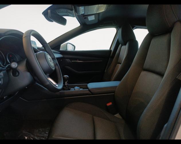 Mazda Mazda3 Nuova 2026 5HB 2.5L e-SKYACTIV G 140ps 6MT FWD Centre-Line - Foto 9
