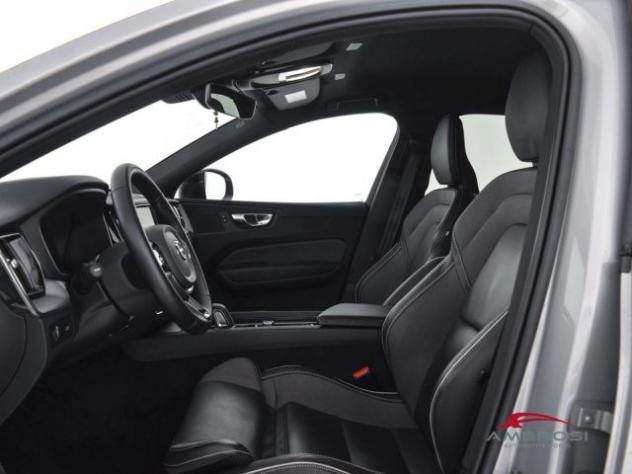 VOLVO XC60 B4 (d) AWD Geartronic R-design rif. 23424589 - Foto 9
