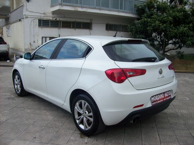 Alfa Romeo Giulietta 1.6 jtdm 105CV Distinctive - Foto 2