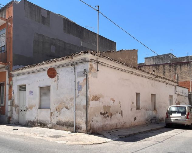 Casa singola Via C. Colombo ang. Via F.lli Bandiera Vittoria (RG)
