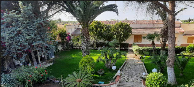 VILLETTA BIFAMILIARE