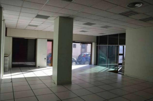 Immobile di 172 m² con 3 locali in affitto a Gallarate - Foto 3