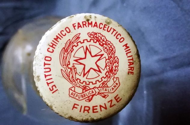Bottiglia da un litro di grappa ISTITUTO CHIMICO FARMACEUTICO MILITARE - Foto 2