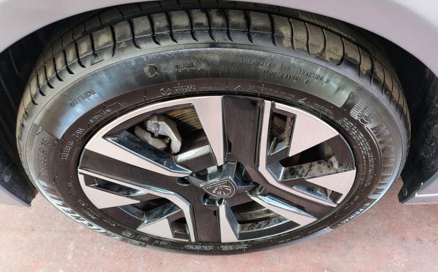 Peugeot 208 Allure PureTech 100 S/S - Foto 10