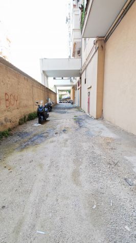 Box 100mq tetti alti carrabile via d'amelio - Foto 3