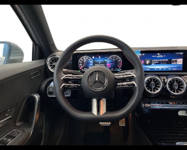Mercedes-Benz Classe A - W177 2023 A 180 Edition AMG Line auto - Foto 4