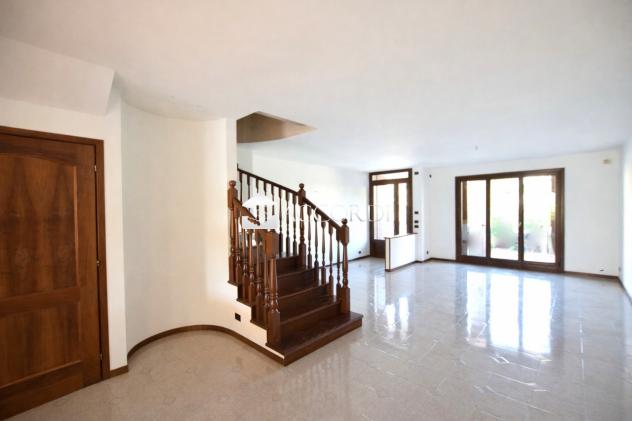 VILLA A SCHIERA di 4 vani e di 252 mq (CAERANO DI SAN MARCO) rif. CM5_1 - Foto 5