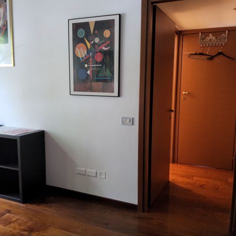 Offro camera con ingresso indipendente bagno e terrazzo, spese comprese - Foto 6