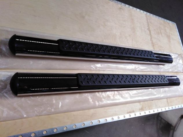Pedane laterali tubolari cromate Jeep Wrangler Mopar 82210563AD