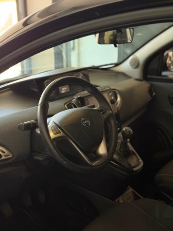 Lancia Ypsilon 1.2 69 CV 5 porte GPL Gold - Foto 5
