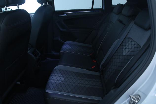 Volkswagen Tiguan 2.0 TDI SCR 110KW R-Line DSG Fari IQ.Light LED Matrix/R-Line "Black Style" Pack/Park Pilot - Foto 8