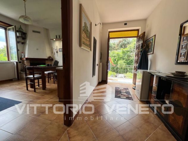 Appartamento al piano 1° con ingresso indipendente, ampia terrazza e sottotetto - Foto 4