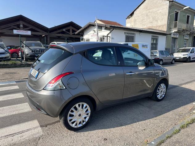 Lancia Ypsilon 1.2 69 CV 5 porte S&S Silver GPL - Foto 4