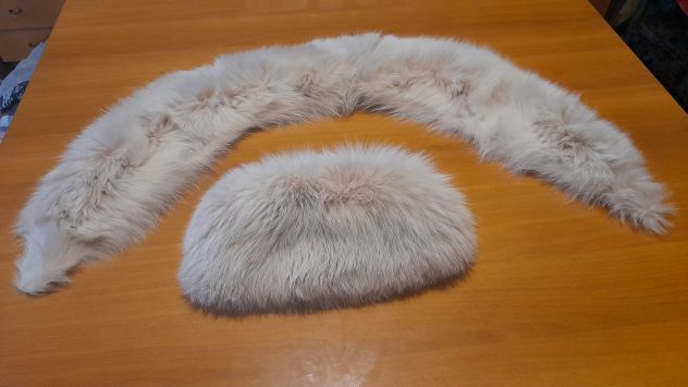 Collo e colbacco di volpe bianca. - Foto 2