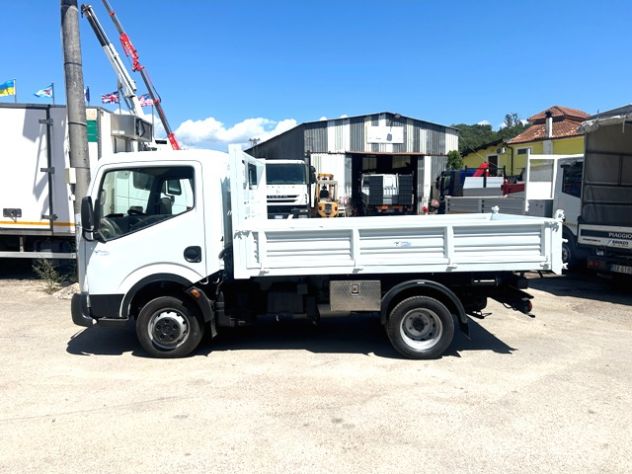 camion nissan cabstar 35.13 ribaltabile