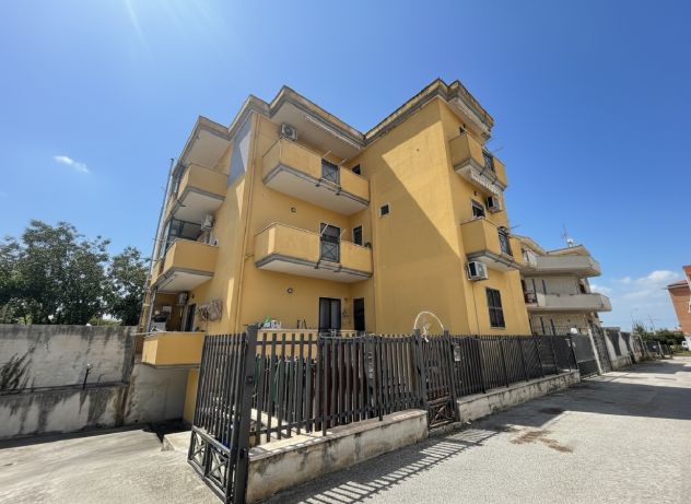 ELEGANTE APPARTAMENTO CON VISTA PANORAMICA E GARAGE - MONDRAGONE - RIF.V3214