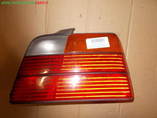 FANALE POST.D. ROSSO ARANCIO BMW Serie 3 E36 4 porte / Touring  Parti elettriche  Fanaleria  Fanali  Fanale post. sx. BMW - Serie 3 E36 4 porte / Tour