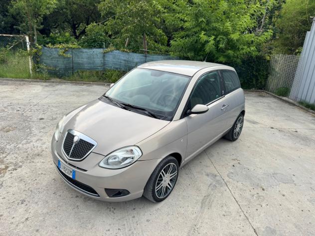 Lancia Ypsilon 1.3 MJT 90 CV Oro Giallo - Foto 8