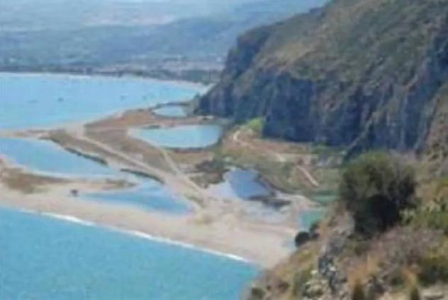 Immobile in asta di 186 m² con più di 5 locali in vendita a Furnari - Foto 2