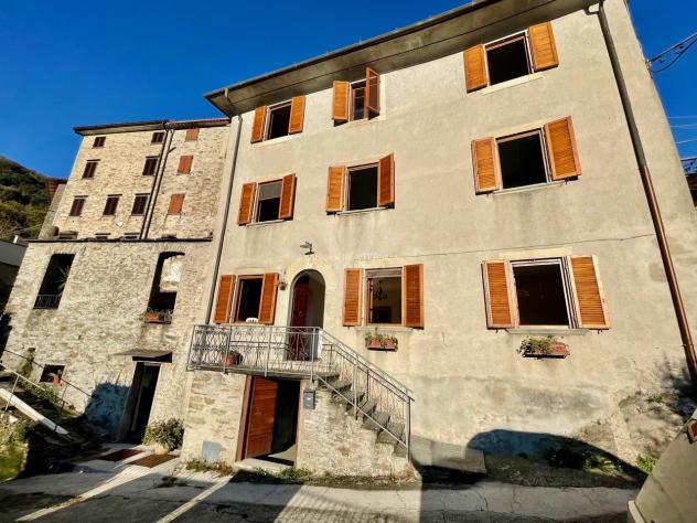 TERRATETTO di 8 vani e di 170 mq (STAZZEMA - Pruno) rif. 615/VT - Foto 2