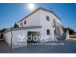 Villa di 240 m² con più di 5 locali e box auto in vendita a Taranto