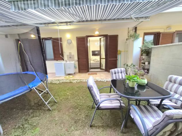 Elegante soluzione indipendente ristrutturata e arredata con due corti private - Foto 10