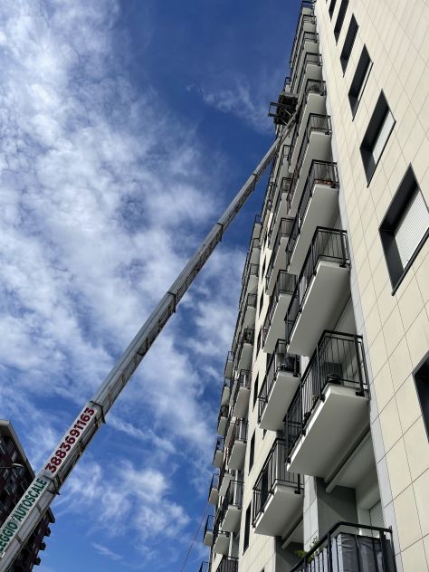 Noleggio Autoscale Torino e Piemonte – Con Operatore, Prezzi Convenienti - Foto 3