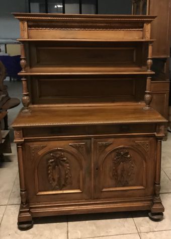 Credenza piattaia in noce