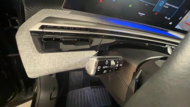 Peugeot 3008 Hybrid 145 Allure e-DCS 6 - Foto 9