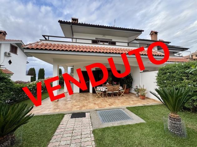 Villa Trifamiliare - Albano Laziale