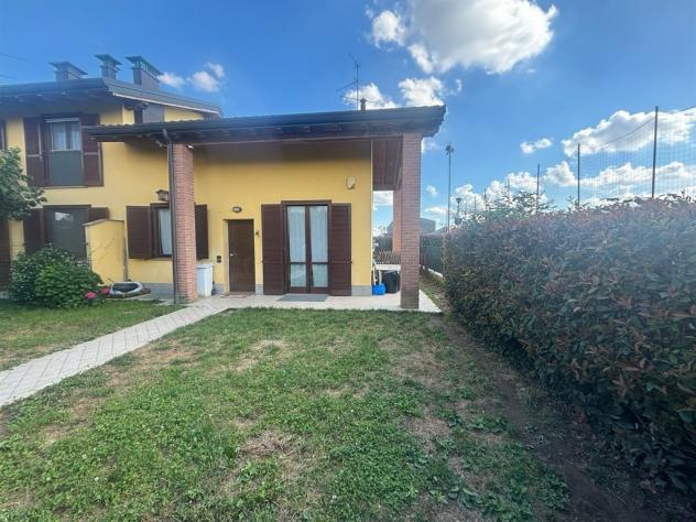 Villetta di testa con taverna, doppi servizi e doppio box - Foto 4