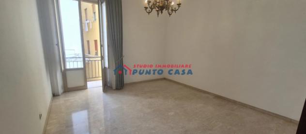 CENTRO STORICO – Zona porto – Appartamento al 1°p. – 75mq, ampio bilocale. Buone condizioni. Euro 100 mila CL GI - Foto 2