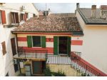 CASA INDIPENDENTE ( ABITAZIONE + NEGOZIO/UFFICIO)  IN VERONA