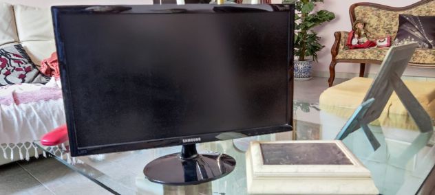 Monitor Samsung LS22D300NY LCD da 22" - Foto 5