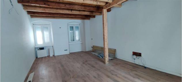 V000263 - PORZIONE TERRACIELO IN CENTRO - Foto 4