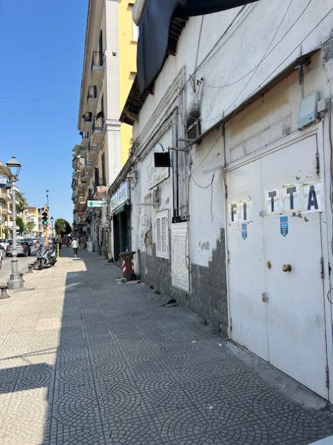FITTASI LOCALE PER USO DEPOSITO E/O ATTIVITA' DI SERVIZI O PROFESSIONALI